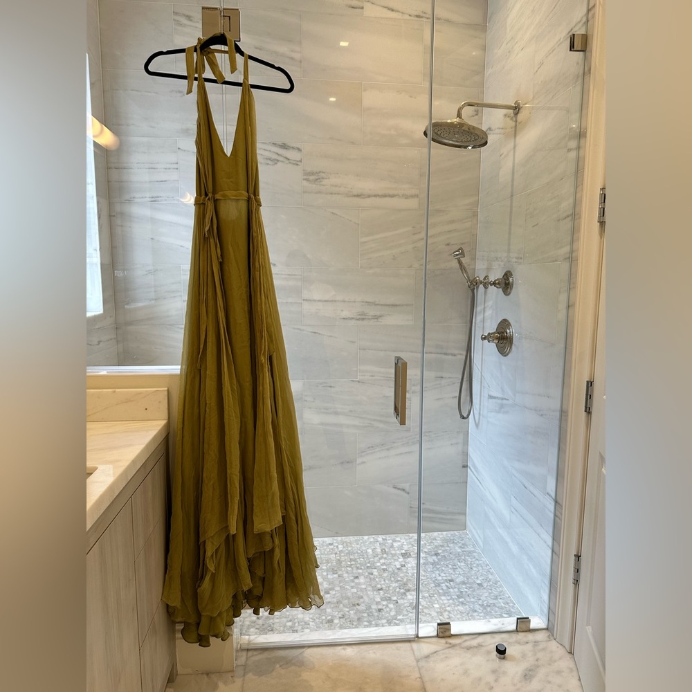 Stunning Runwy Gown by Sari Gueron